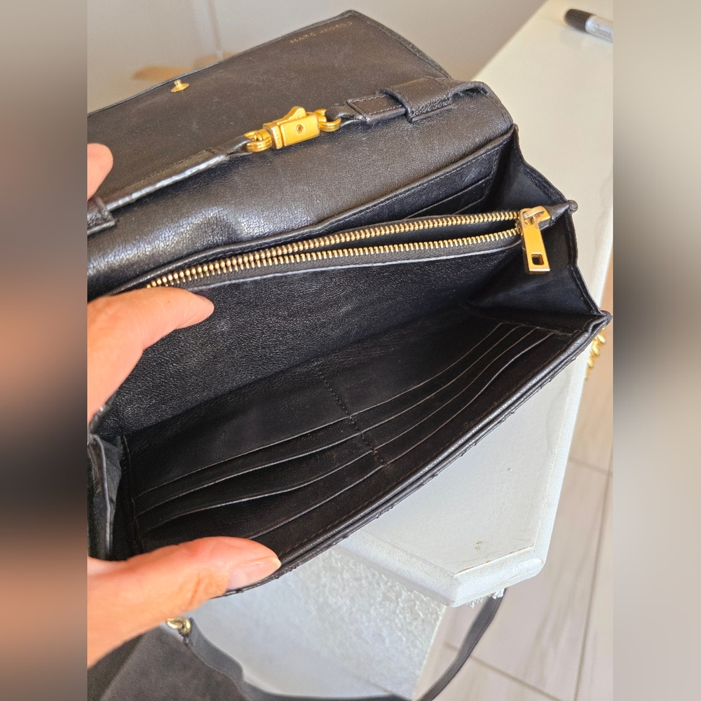 MARC JACOBS Black Leather Crossbody/Clutch Wallet w Detachable Strap - Picture 9 of 15